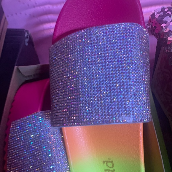 Platform sandals - Picture 2 of 8